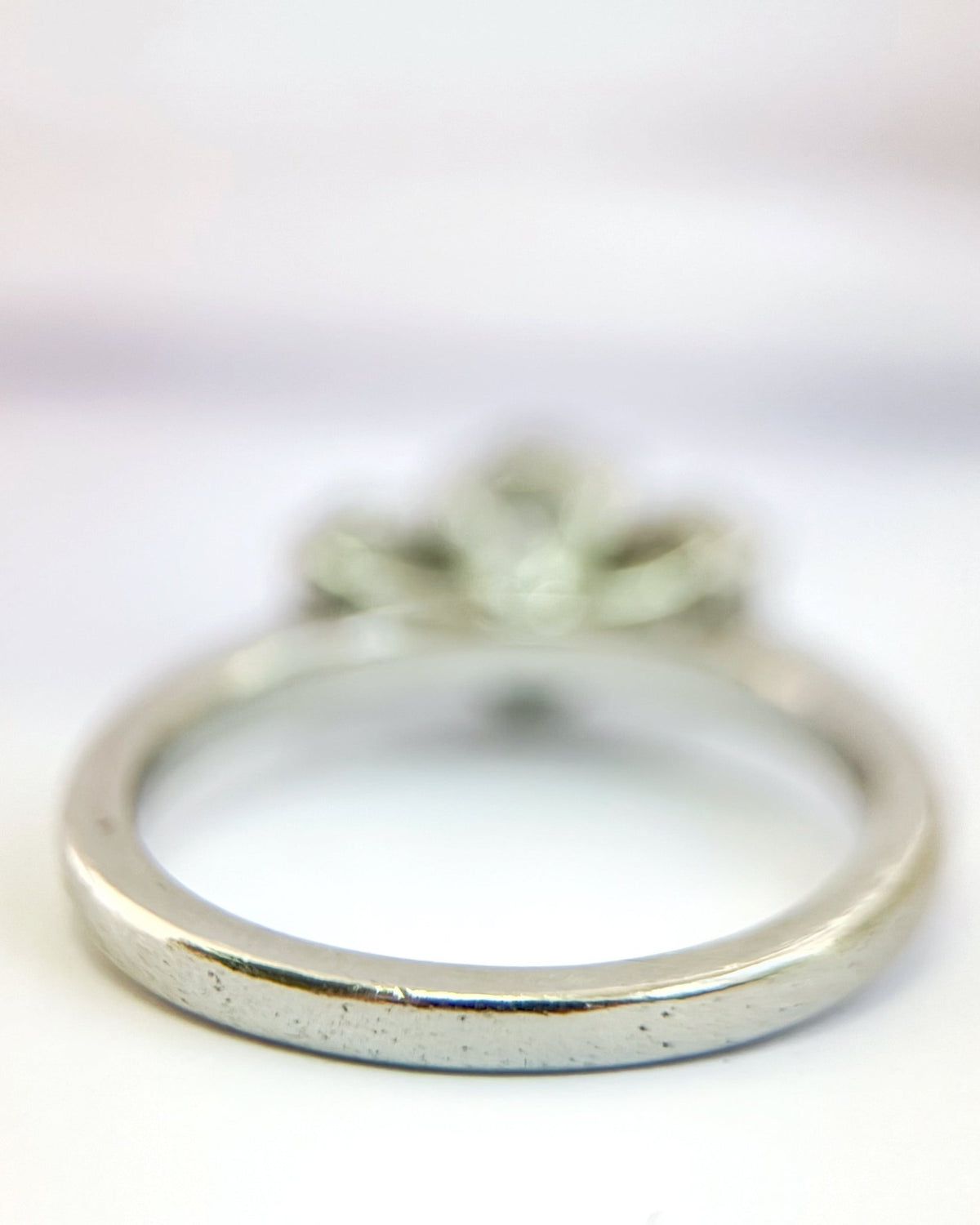 Bague Trilogie Diamants ovale 1.70 carat G/VS "Pénelope" - Elliade Paris