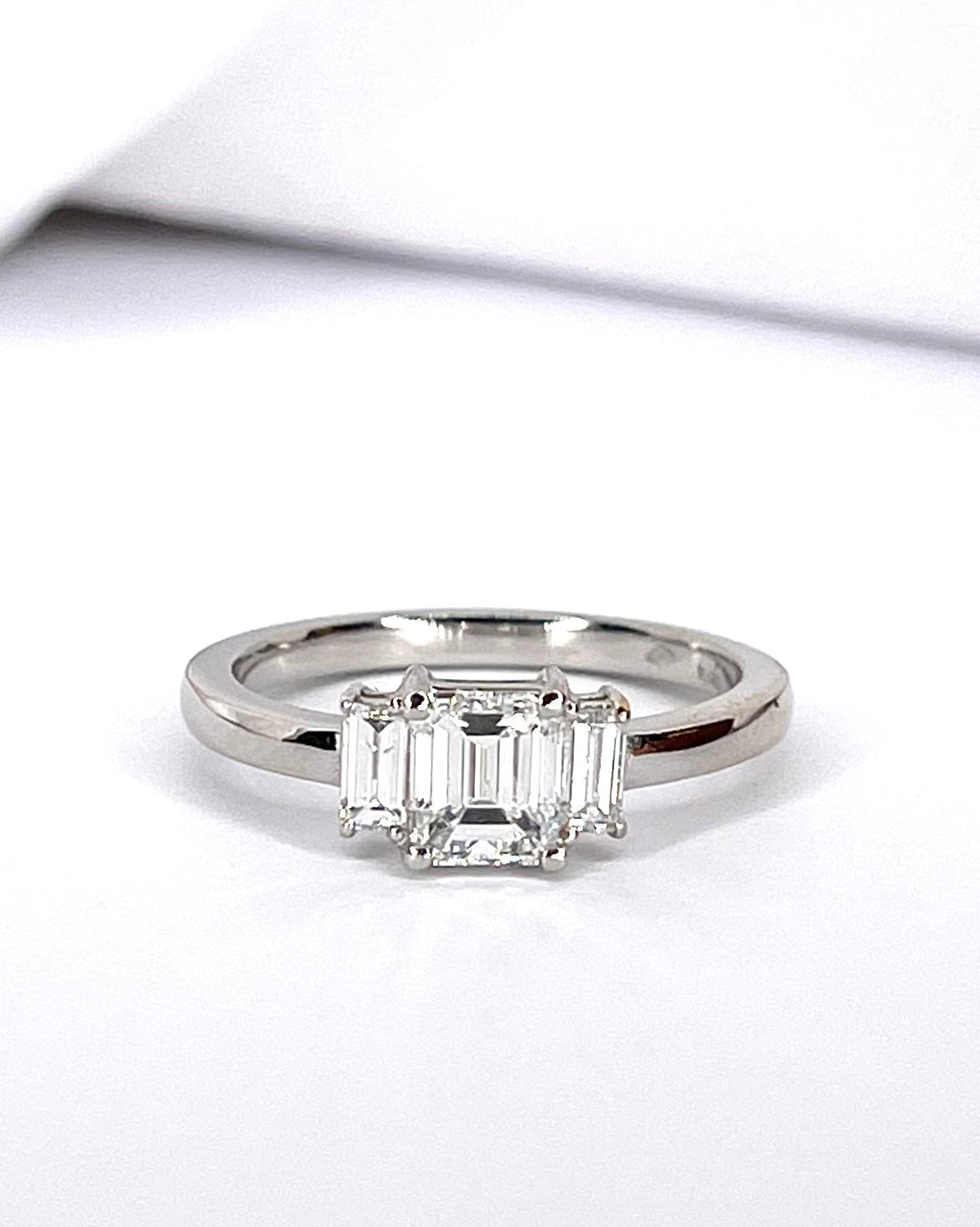 Bague Trilogie Diamants taille émeraude 1.08 carat "Anouck" - Elliade Paris