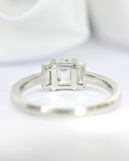 Bague Trilogie Diamants Taille Émeraude 1.08 carat "Anouck" - Elliade Paris