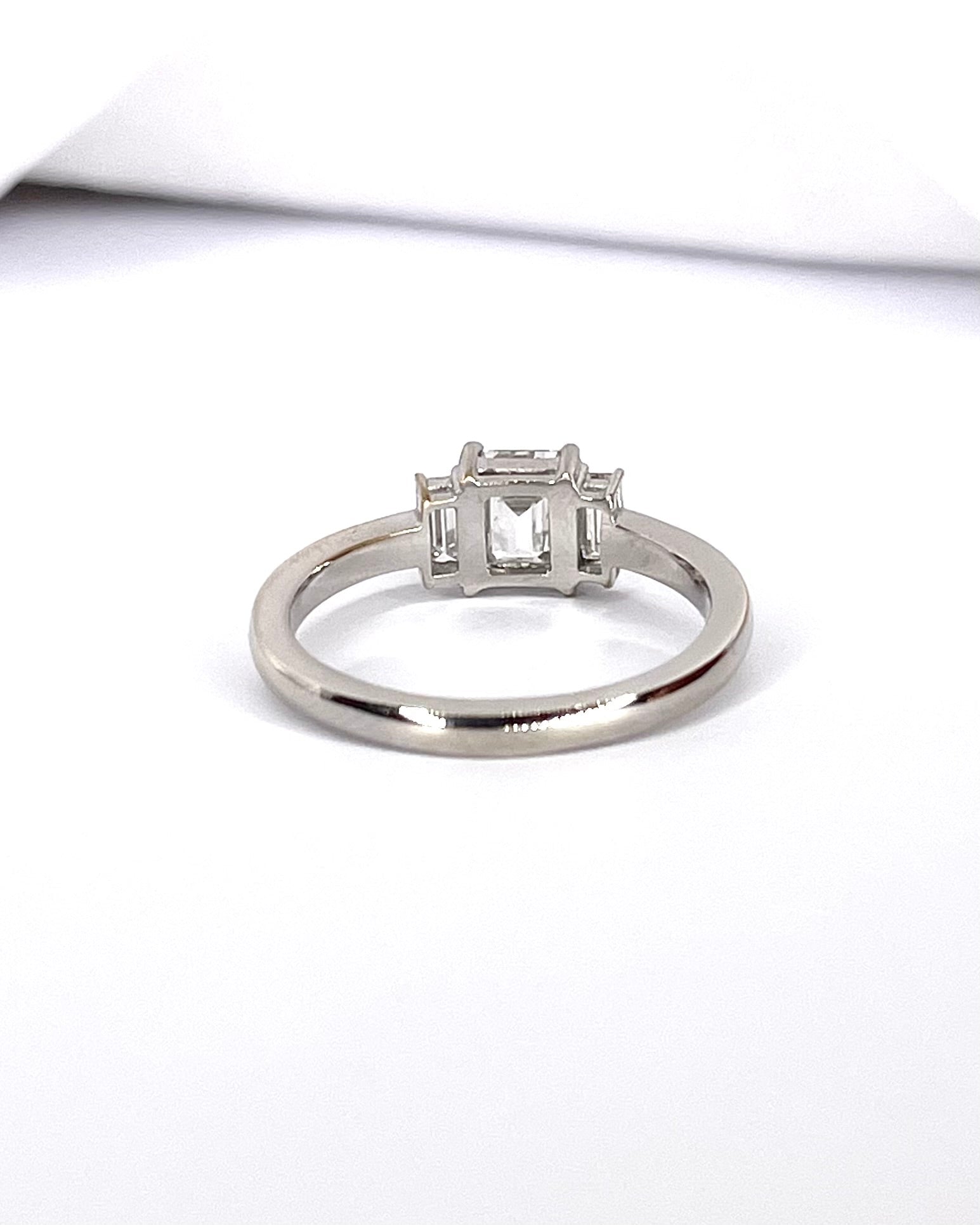 Bague Trilogie Diamants taille émeraude 1.08 carat "Anouck" - Elliade Paris