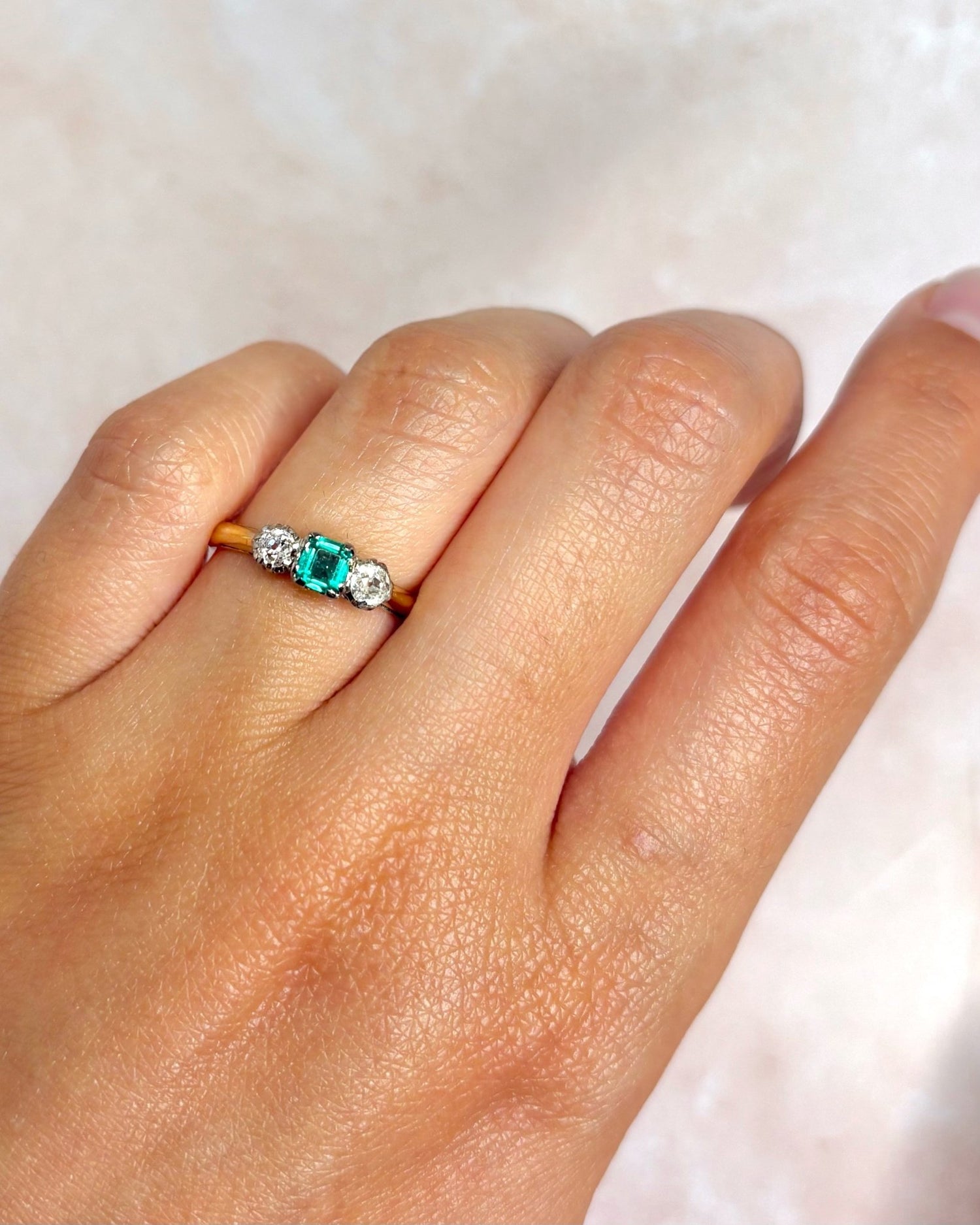 Bague Trilogie Émeraude 0.24 carat &amp; Diamants "Lucia" - Elliade Paris
