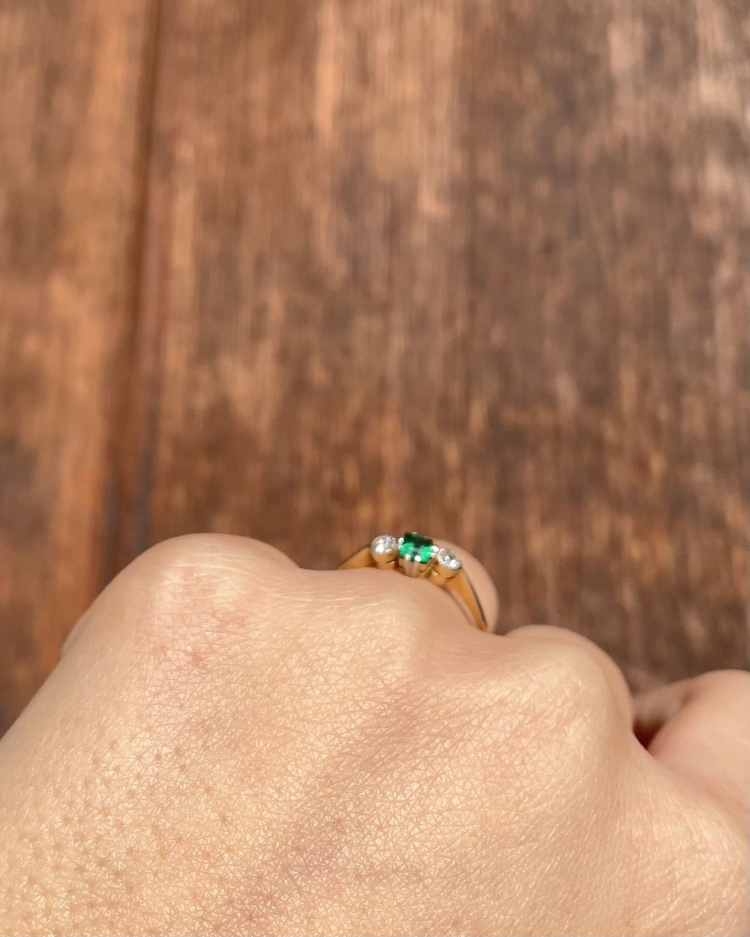 Bague Trilogie Emeraude 0.30 carat &amp; Diamants &quot;Irene&quot; - Elliade Paris