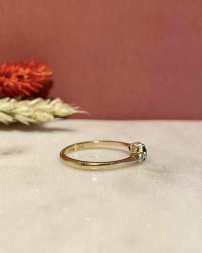 Bague Trilogie Emeraude 0.30 carat &amp; Diamants &quot;Irene&quot; - Elliade Paris
