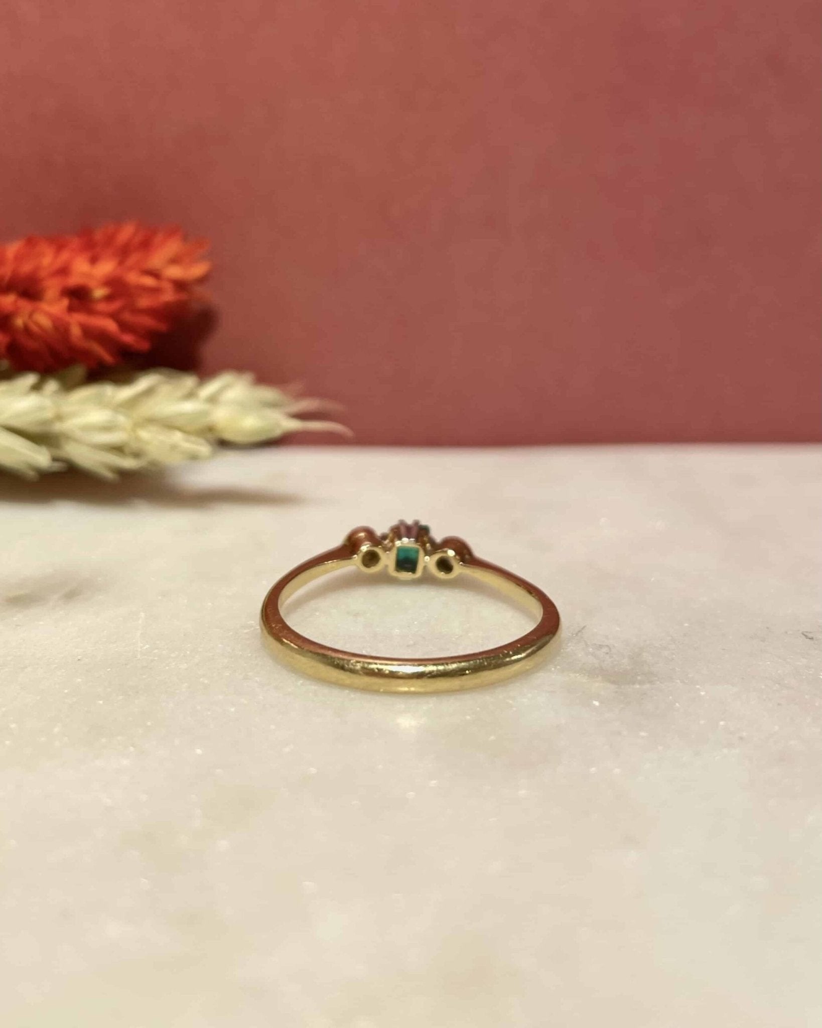 Bague Trilogie Emeraude 0.30 carat &amp; Diamants &quot;Irene&quot; - Elliade Paris