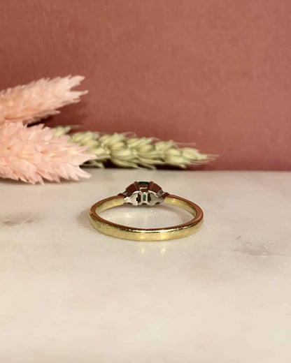 Bague Trilogie Emeraude 0.30 carat &amp; Diamants &quot;Isadora&quot; - Elliade Paris