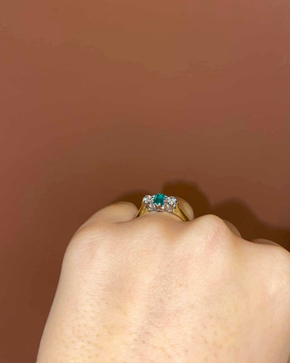 Bague Trilogie Emeraude 0.30 carat &amp; Diamants &quot;Serena&quot; - Elliade Paris