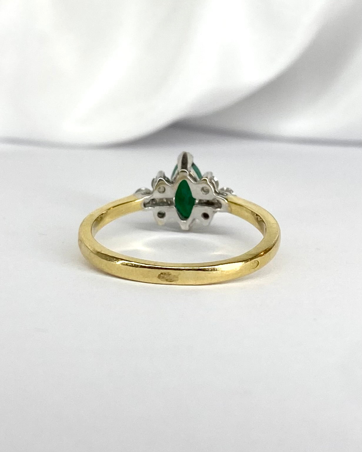 Bague Trilogie Émeraude 0.44 carat &amp; Diamants "Marjorie" - Elliade Paris