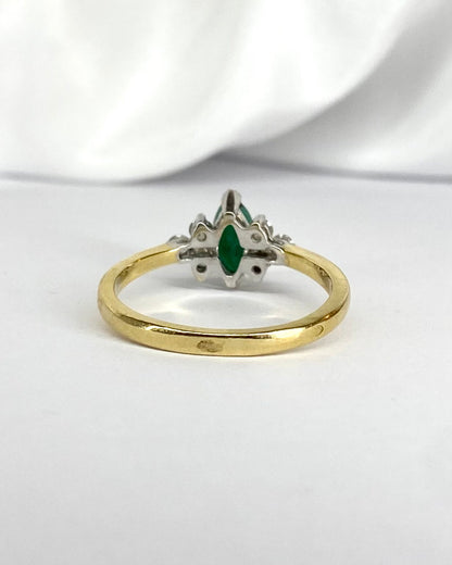 Bague Trilogie Émeraude 0.44 carat &amp; Diamants "Marjorie" - Elliade Paris