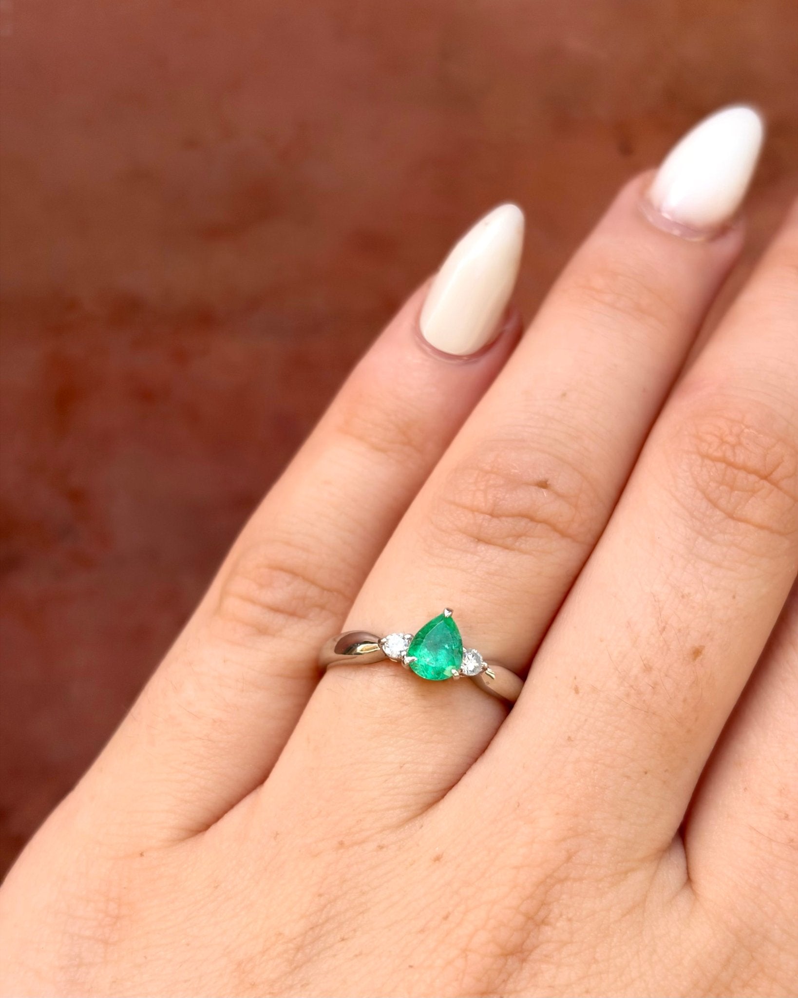 Bague Trilogie Émeraude 0.45 carat &amp; Diamants "Tessa" - Elliade Paris