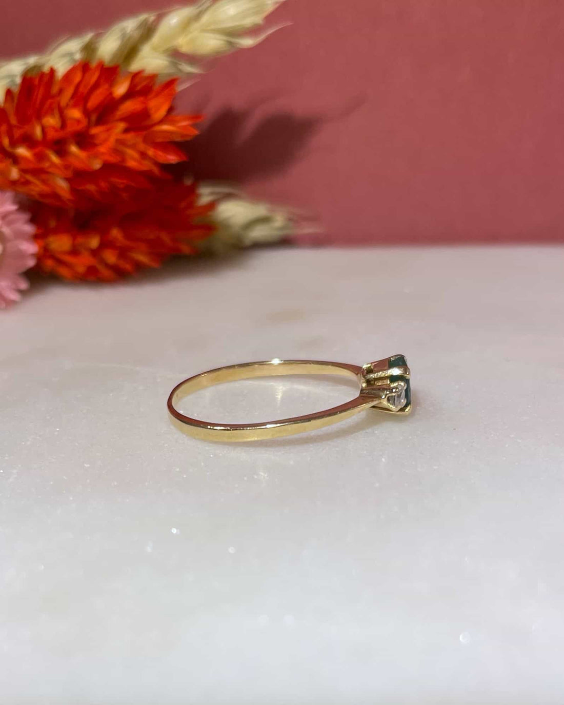 Bague Trilogie Emeraude 0.50 carat &amp; Diamants &quot;Abigail&quot; - Elliade Paris