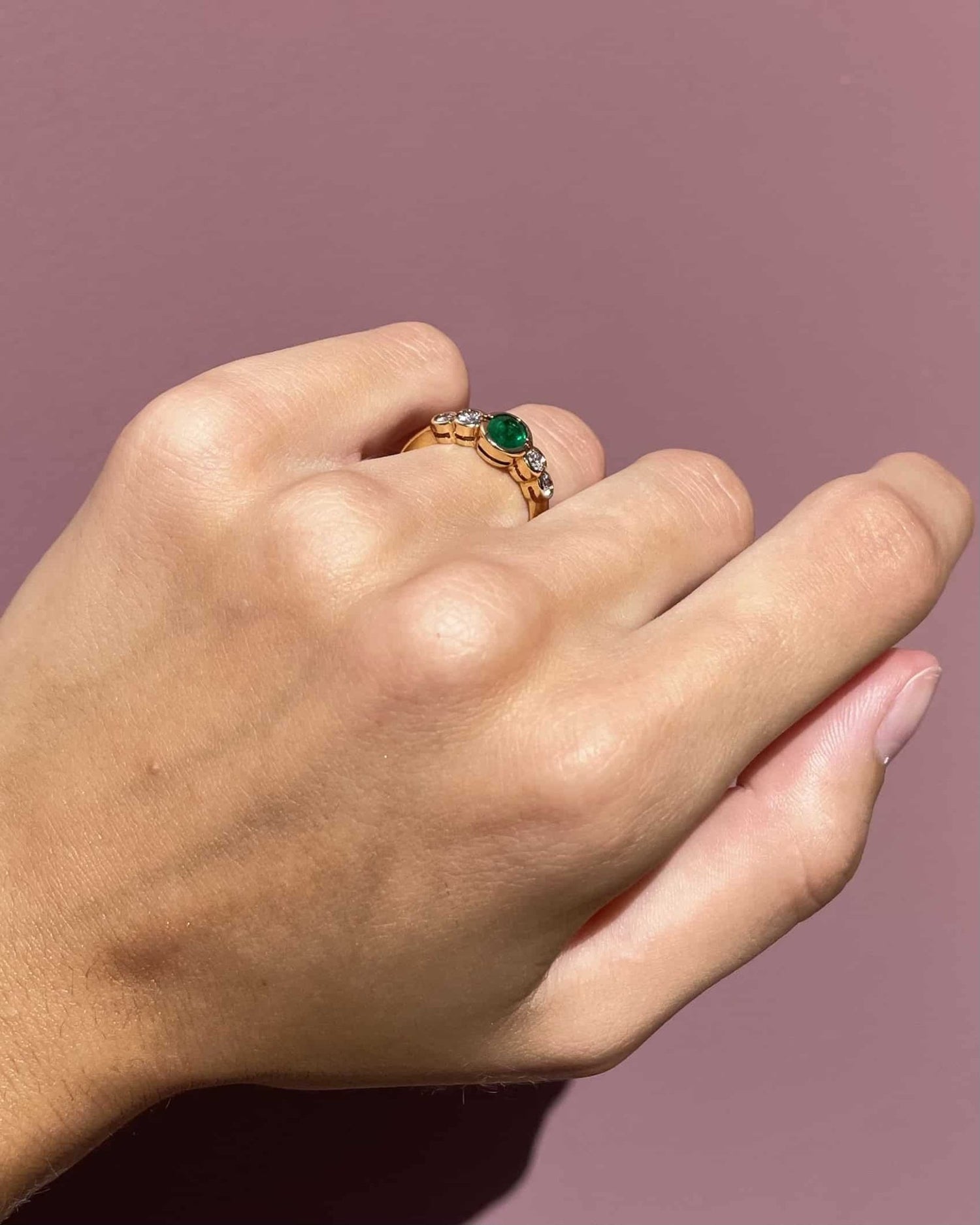 Bague Trilogie Emeraude 0.50 carat &amp; Diamants &quot;Dollie&quot; - Elliade Paris