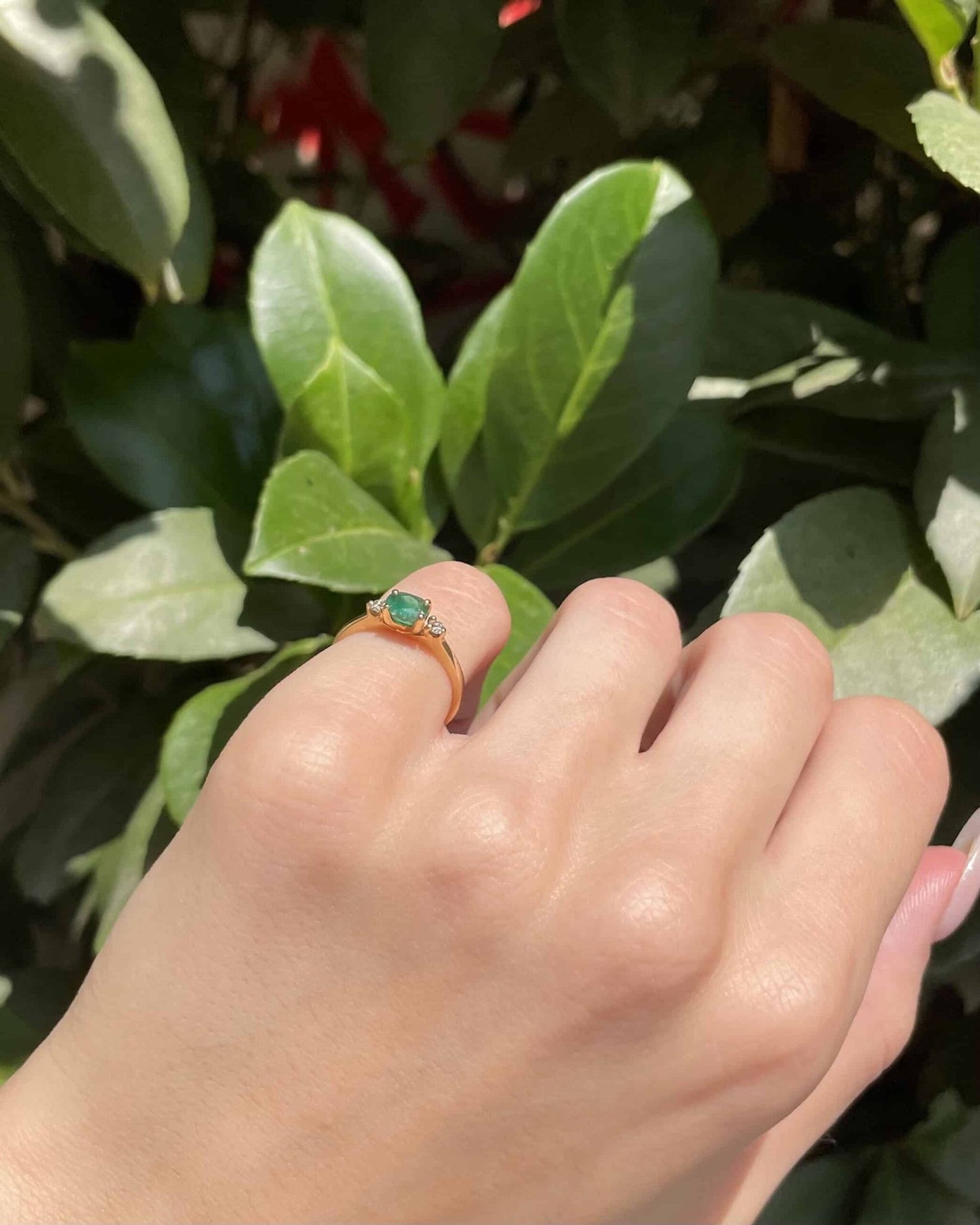 Bague Trilogie Emeraude 0.50 carat &amp; Diamants &quot;Jorya&quot; - Elliade Paris