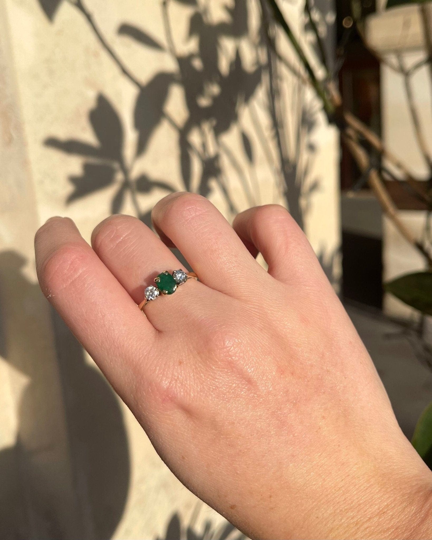 Bague Trilogie Emeraude 0.50 carat &amp; Diamants "Valentine" - Elliade Paris