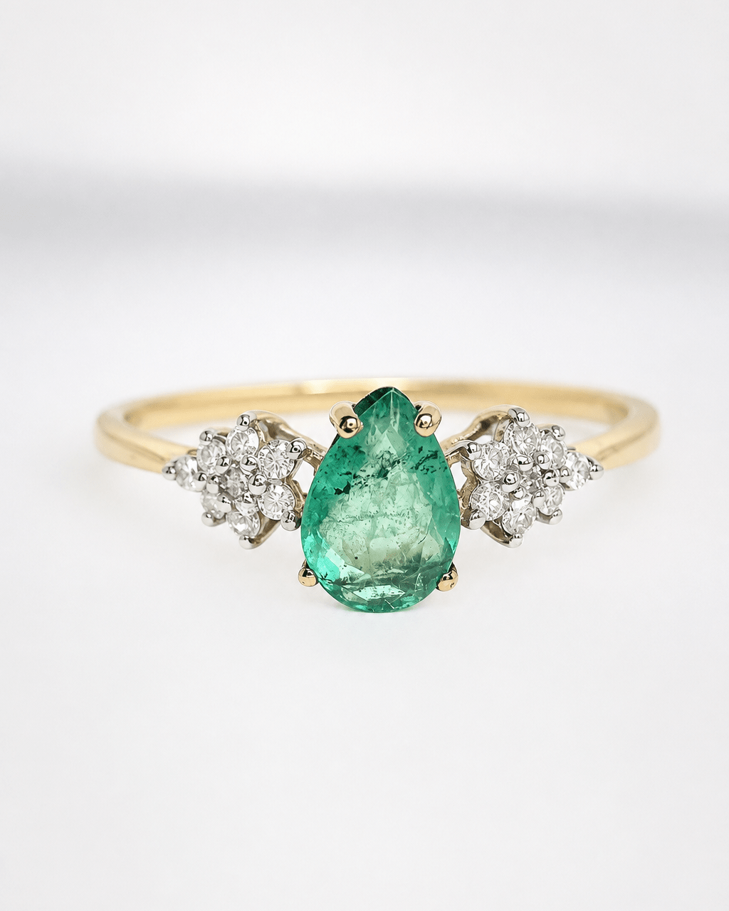 Bague Trilogie Émeraude 0.51 carat &amp; Diamants "Pénélope" - Elliade Paris