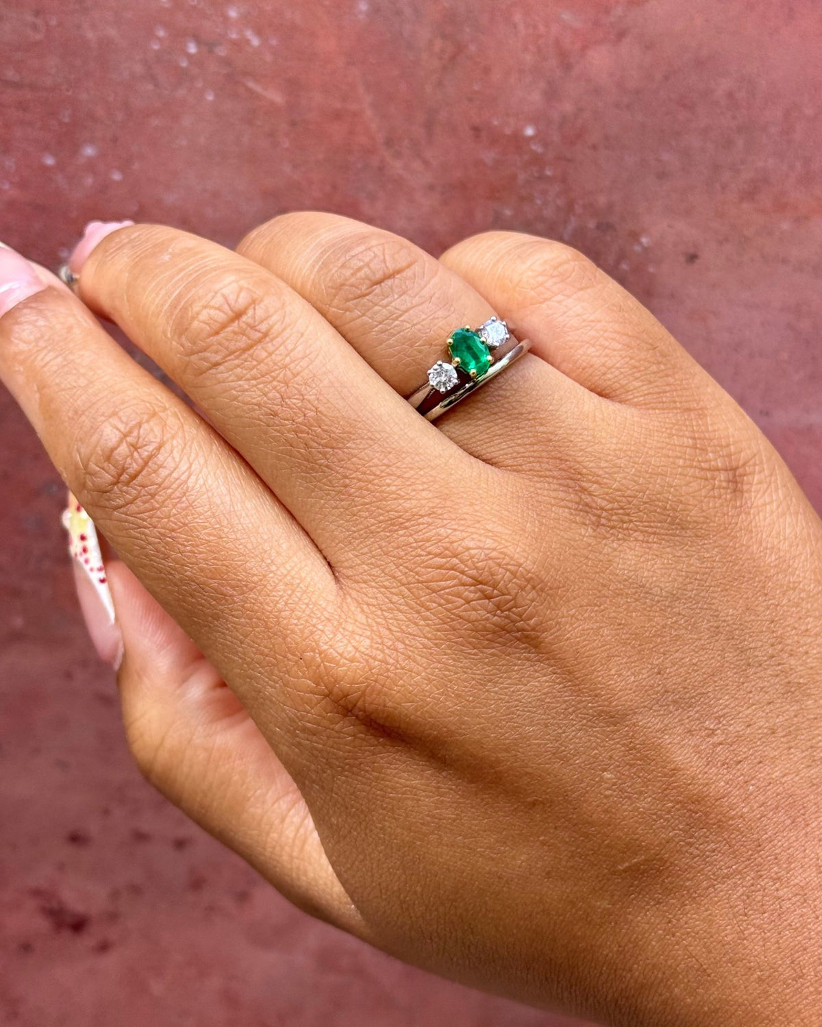 Bague Trilogie Émeraude 0.55 carat &amp; Diamants 0.26 carat "Nil" - Elliade Paris