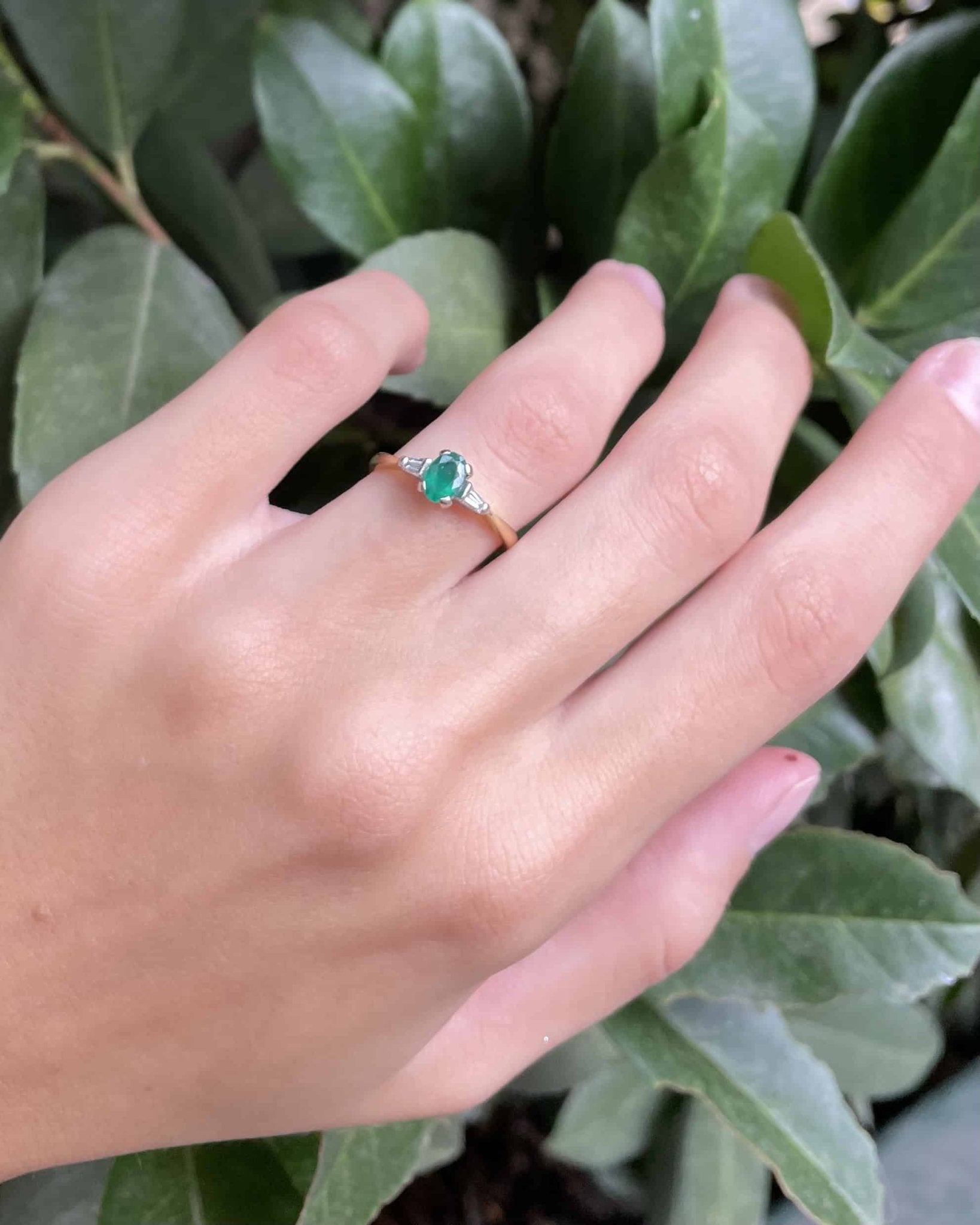 Bague Trilogie Emeraude 0.60 carat &amp; Diamants "Anasthasia" - Elliade Paris