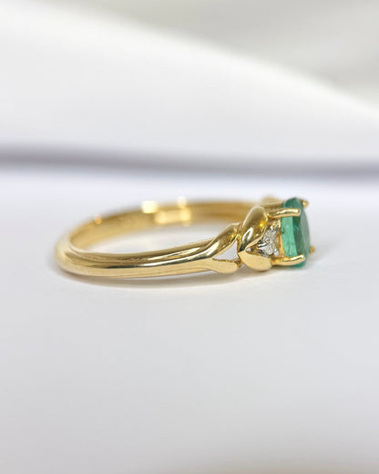 Bague Trilogie Émeraude 0.65 carat &amp; Diamants "Loriane" - Elliade Paris