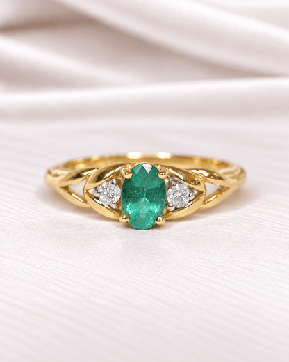 Bague Trilogie Émeraude 0.65 carat &amp; Diamants "Loriane" - Elliade Paris