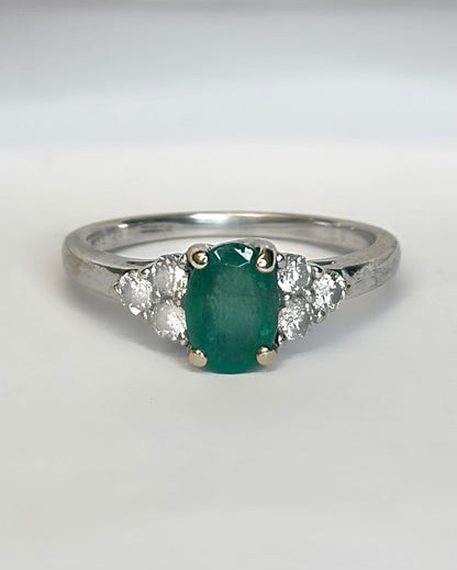Bague Trilogie Émeraude 0.70 carat &amp; Diamants 0.35 carat "Hélène" - Elliade Paris