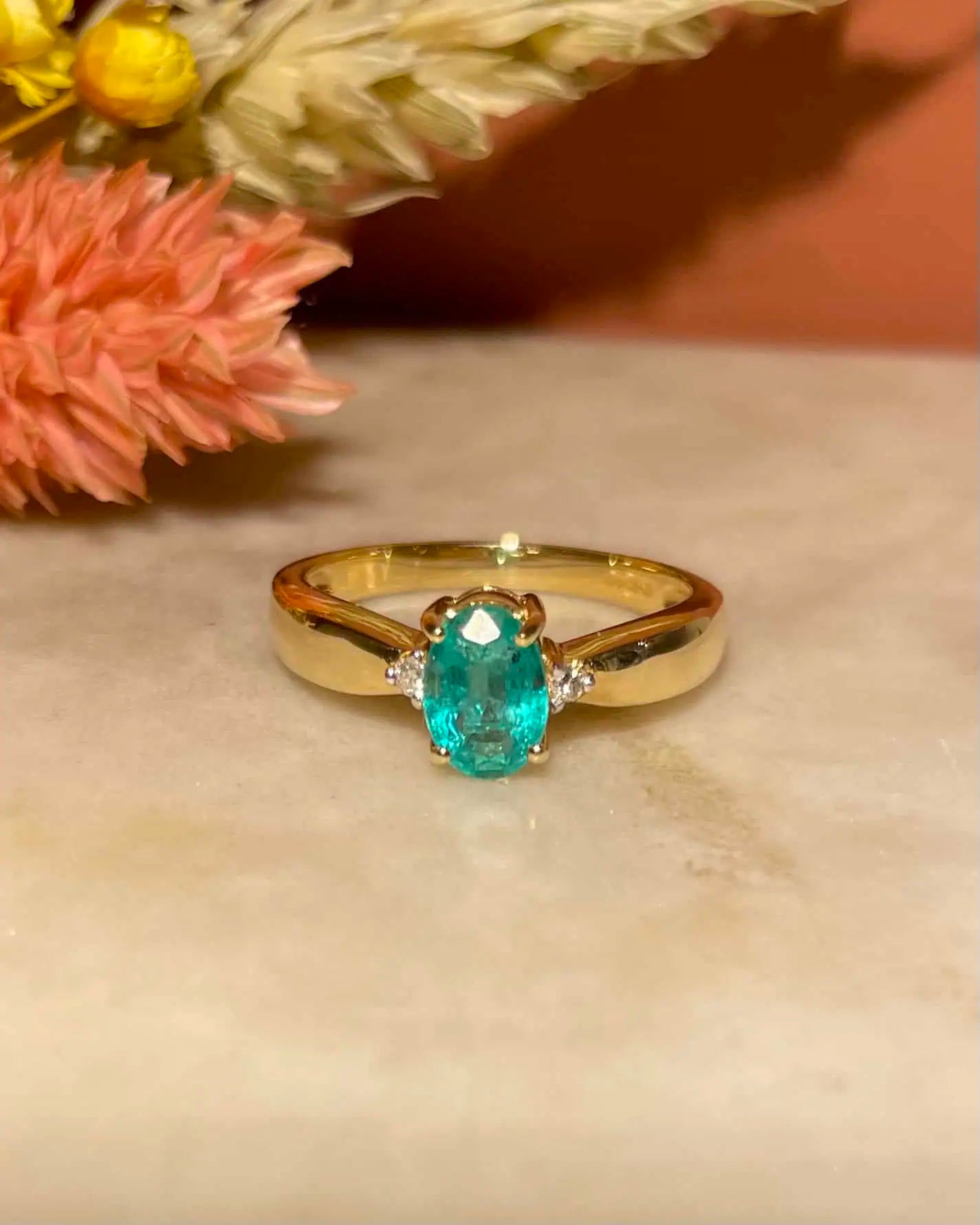 Bague Trilogie Emeraude 0.75 carat &amp; Diamants "Adele" - Elliade Paris