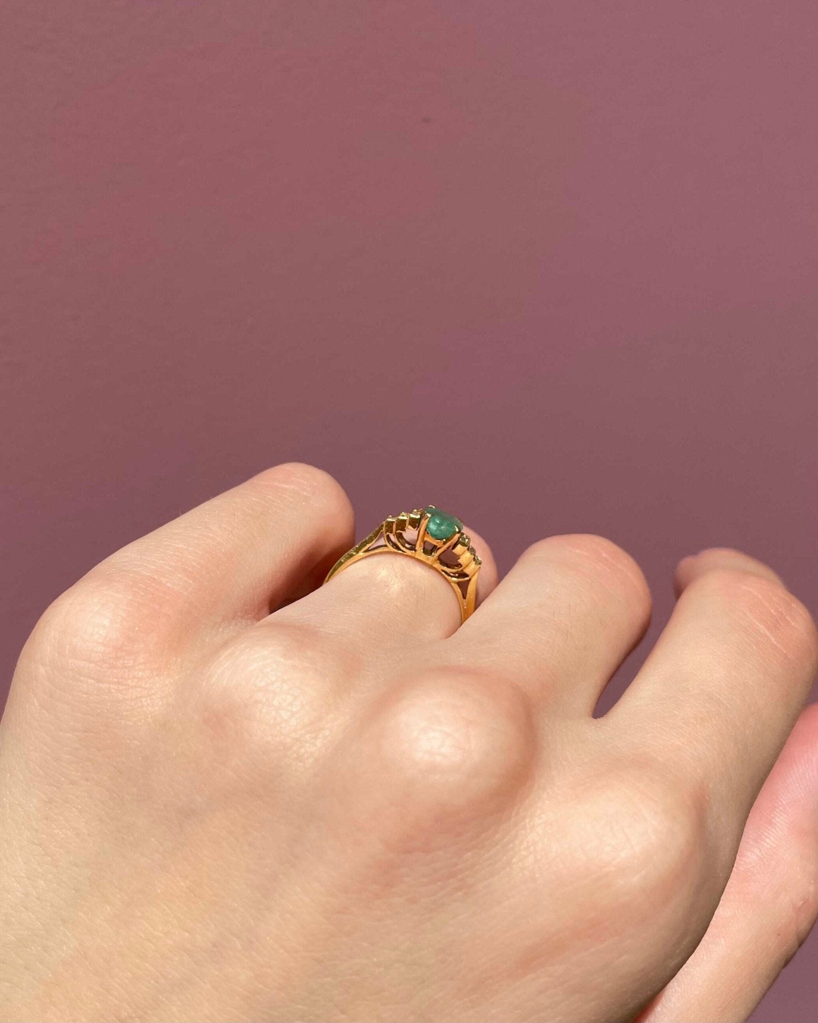 Bague Trilogie Emeraude 0.80 carat &amp; 12 Diamants "Angélique" - Elliade Paris