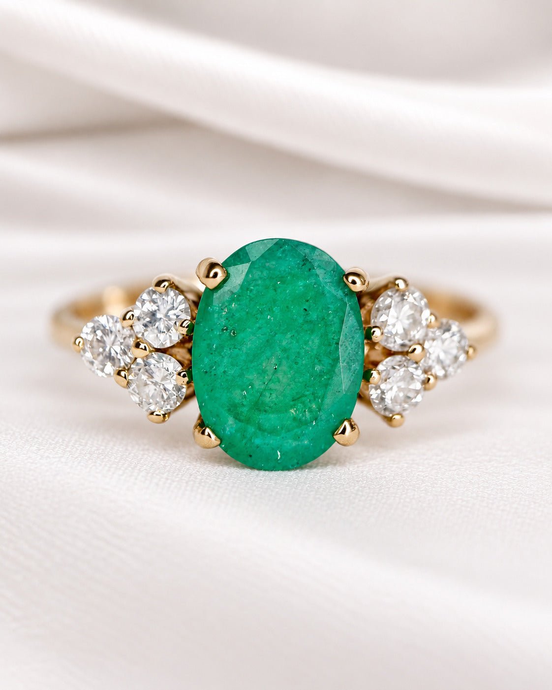 Bague Trilogie Émeraude 0.90 carat &amp; Diamants 0.30 carat "Monica" - Elliade Paris