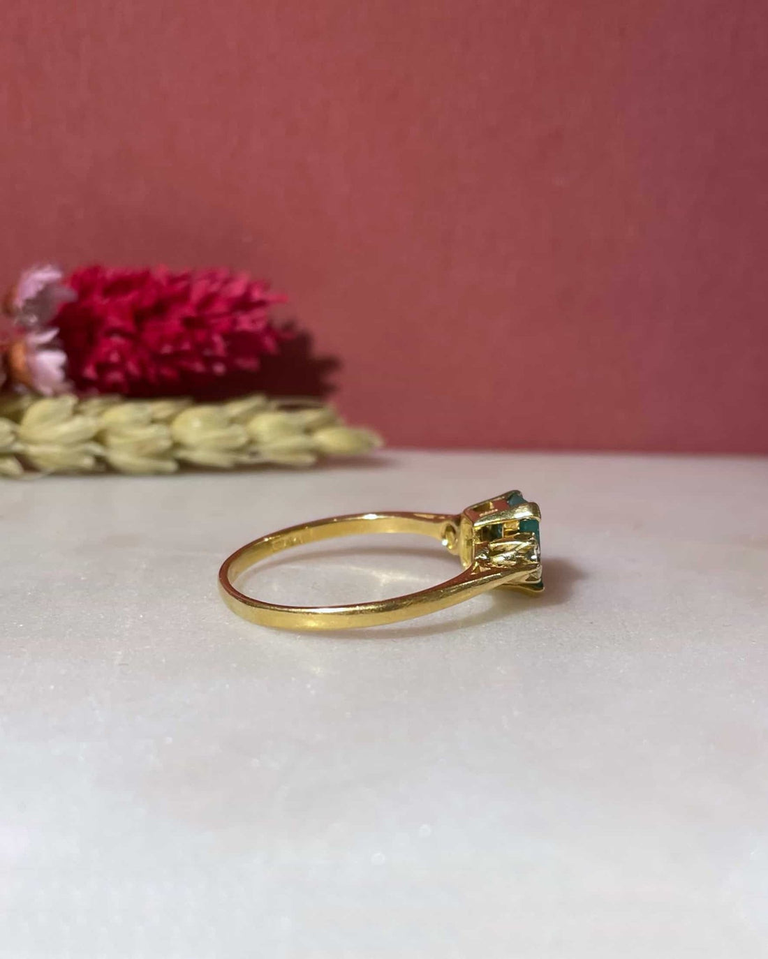Bague Trilogie Émeraude 0.90 carat &amp; Diamants &quot;Anna&quot; - Elliade Paris