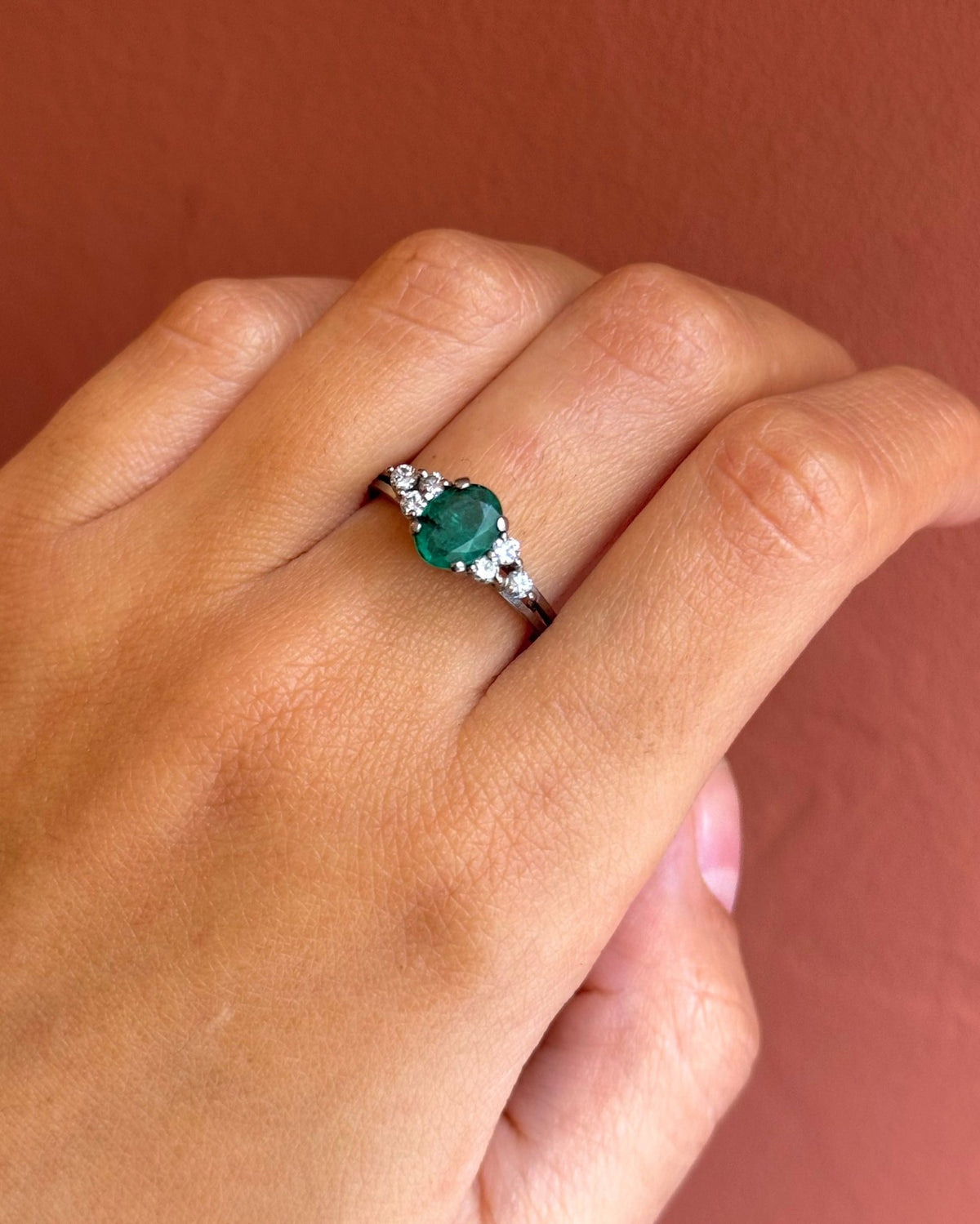 Bague Trilogie Émeraude 1 carat &amp; Diamants "Tristane" - Elliade Paris