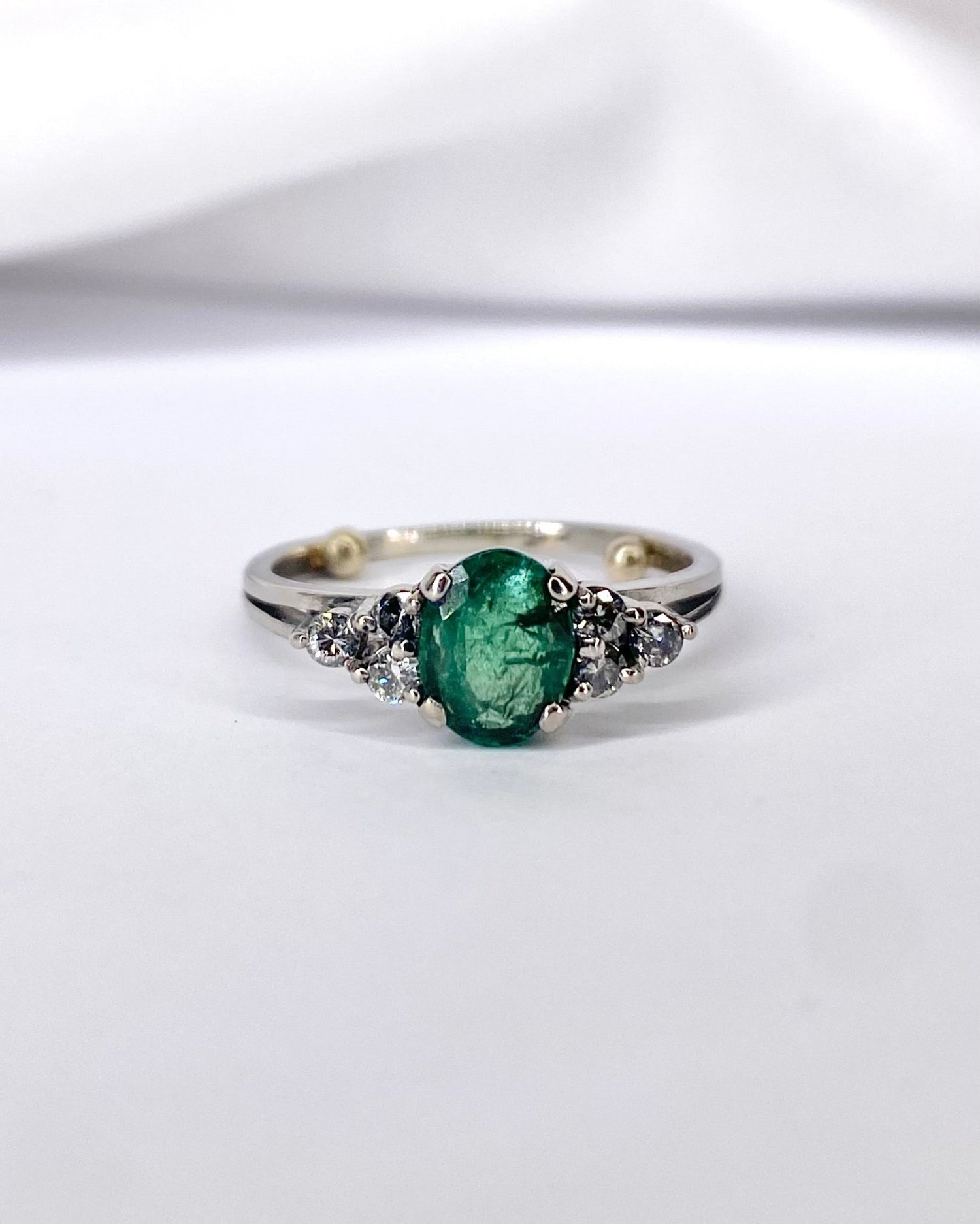 Bague Trilogie Émeraude 1 carat &amp; Diamants "Tristane" - Elliade Paris