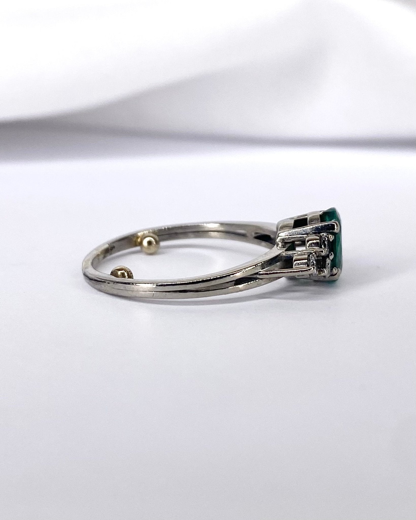 Bague Trilogie Émeraude 1 carat &amp; Diamants "Tristane" - Elliade Paris