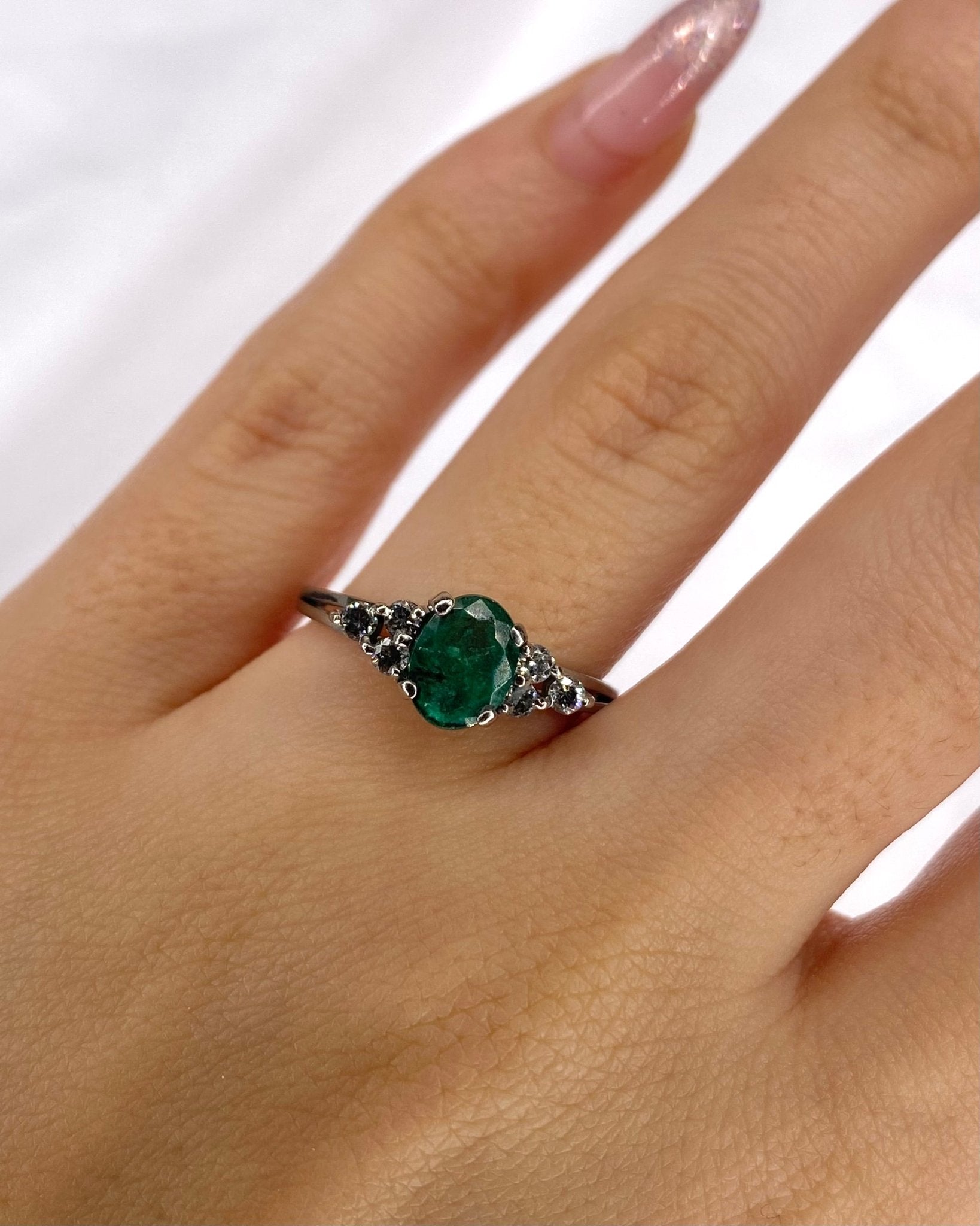 Bague Trilogie Émeraude 1 carat &amp; Diamants "Tristane" - Elliade Paris