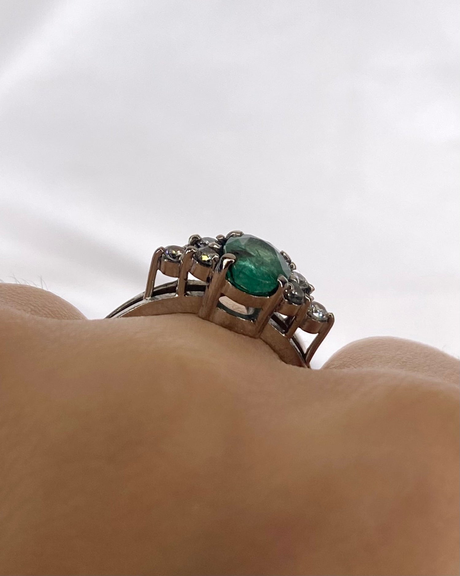 Bague Trilogie Émeraude 1 carat &amp; Diamants "Tristane" - Elliade Paris