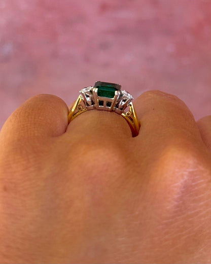 Bague Trilogie Émeraude 1.04 carat &amp; Diamants 0.20 carat "Léa" - Elliade Paris