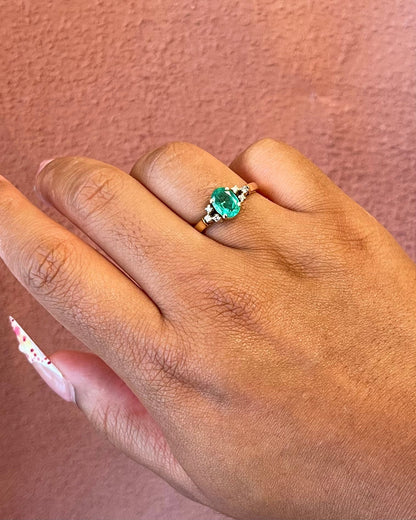 Bague Trilogie Émeraude 1.09 carat &amp; Diamants "Edwige" - Elliade Paris