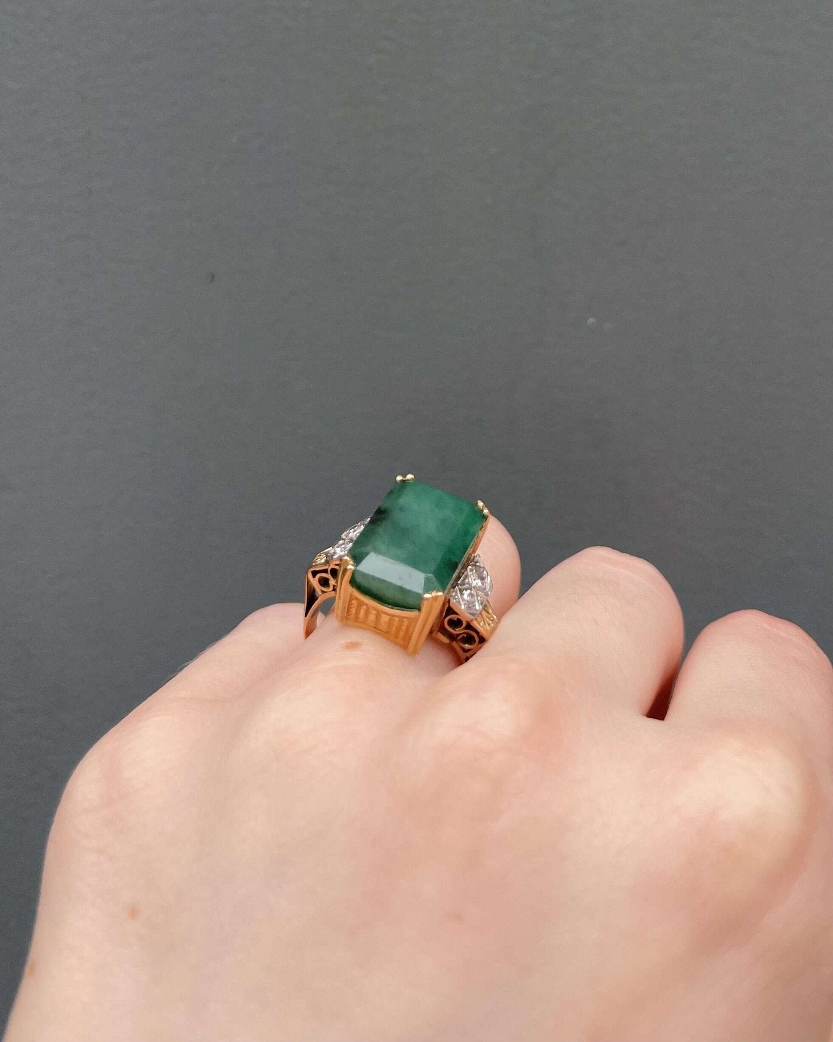 Bague Trilogie Émeraude 11 Carats &amp; Diamants "Emily" - Elliade Paris