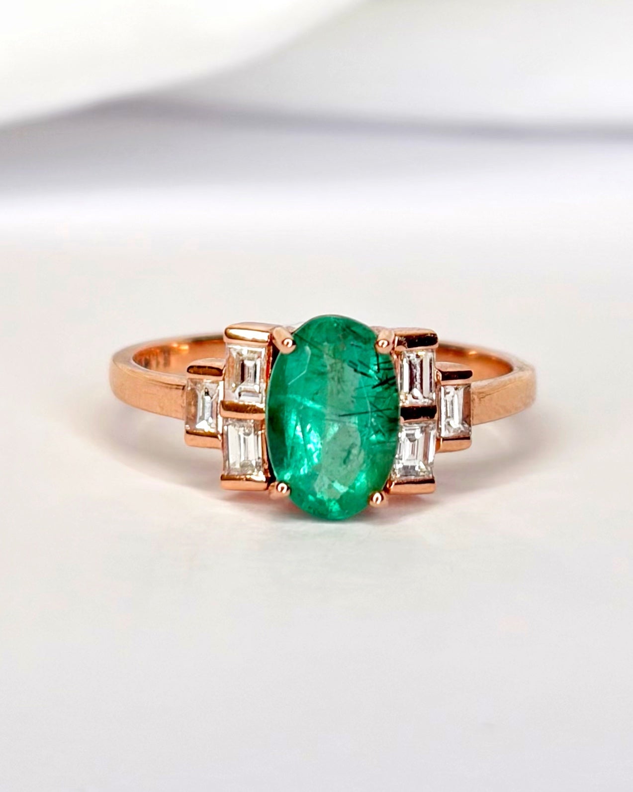 Bague Trilogie Émeraude 1.12 carat &amp; Diamants 0.30 carat "Tina" - Elliade Paris