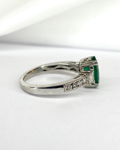 Bague Trilogie Émeraude 1.20 carat &amp; Diamants "Dorine" - Elliade Paris