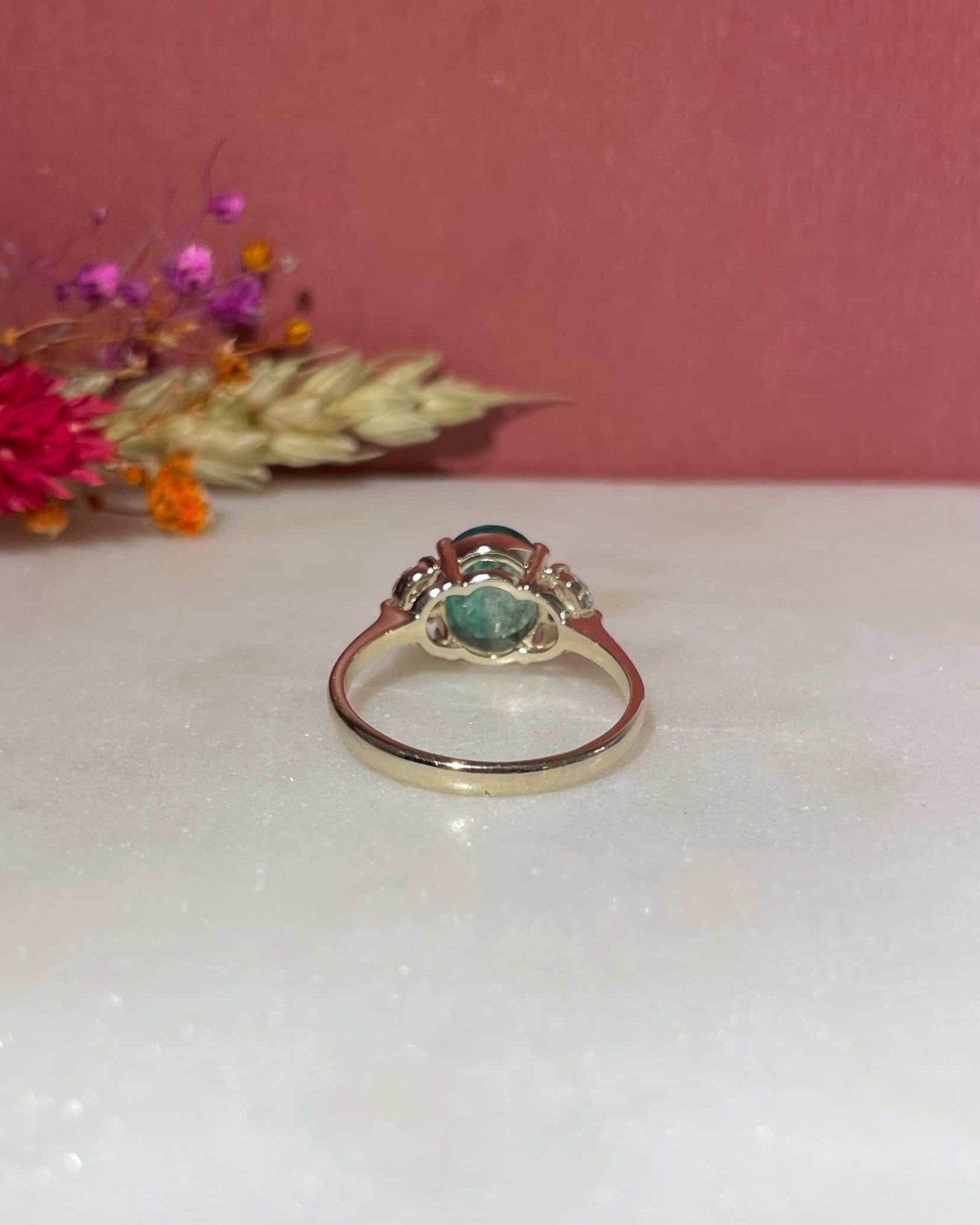 Bague Trilogie Emeraude 1.20 carat &amp; Diamants "Kaia" - Elliade Paris