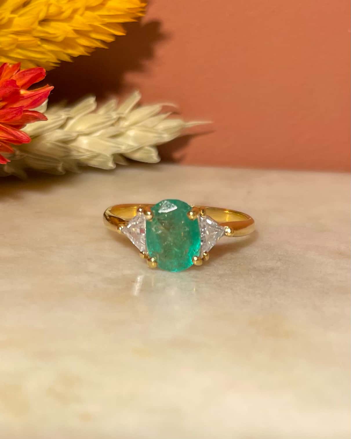 Bague Trilogie Émeraude 1.20 carat et Diamants "Harmonie" - Elliade Paris