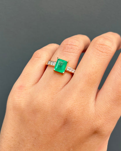 Bague Trilogie Émeraude 1.60 carat &amp; 6 Diamants &quot;Alice&quot; - Elliade Paris