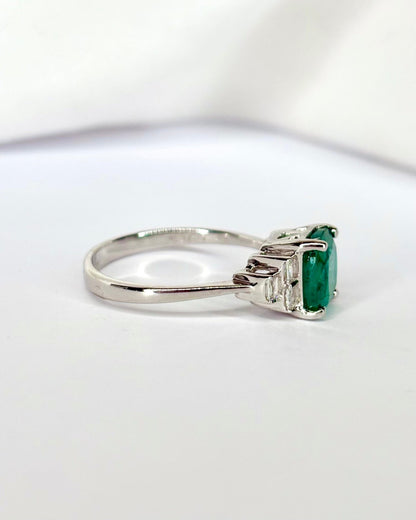 Bague Trilogie Émeraude 1.60 carat &amp; Diamants "Théa" - Elliade Paris