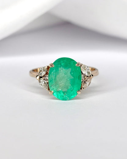 Bague Trilogie Émeraude 2.90 carats &amp; 6 Diamants "Cléandre" - Elliade Paris