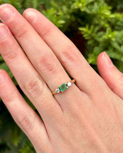 Bague Trilogie Emeraude &amp; Diamants &quot;Adia&quot; - Elliade Paris