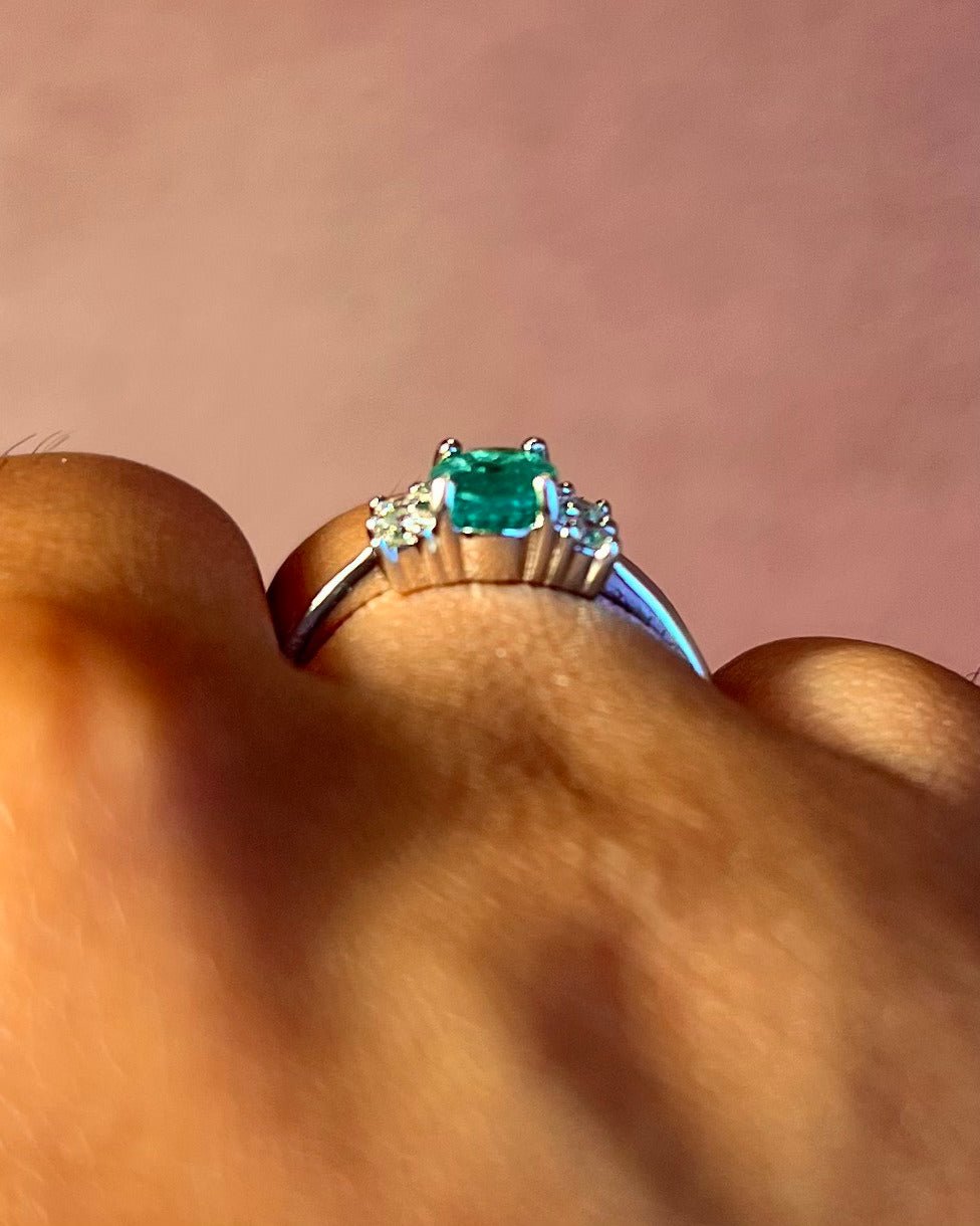 Bague Trilogie Émeraude &amp; Diamants "Albane" - Elliade Paris