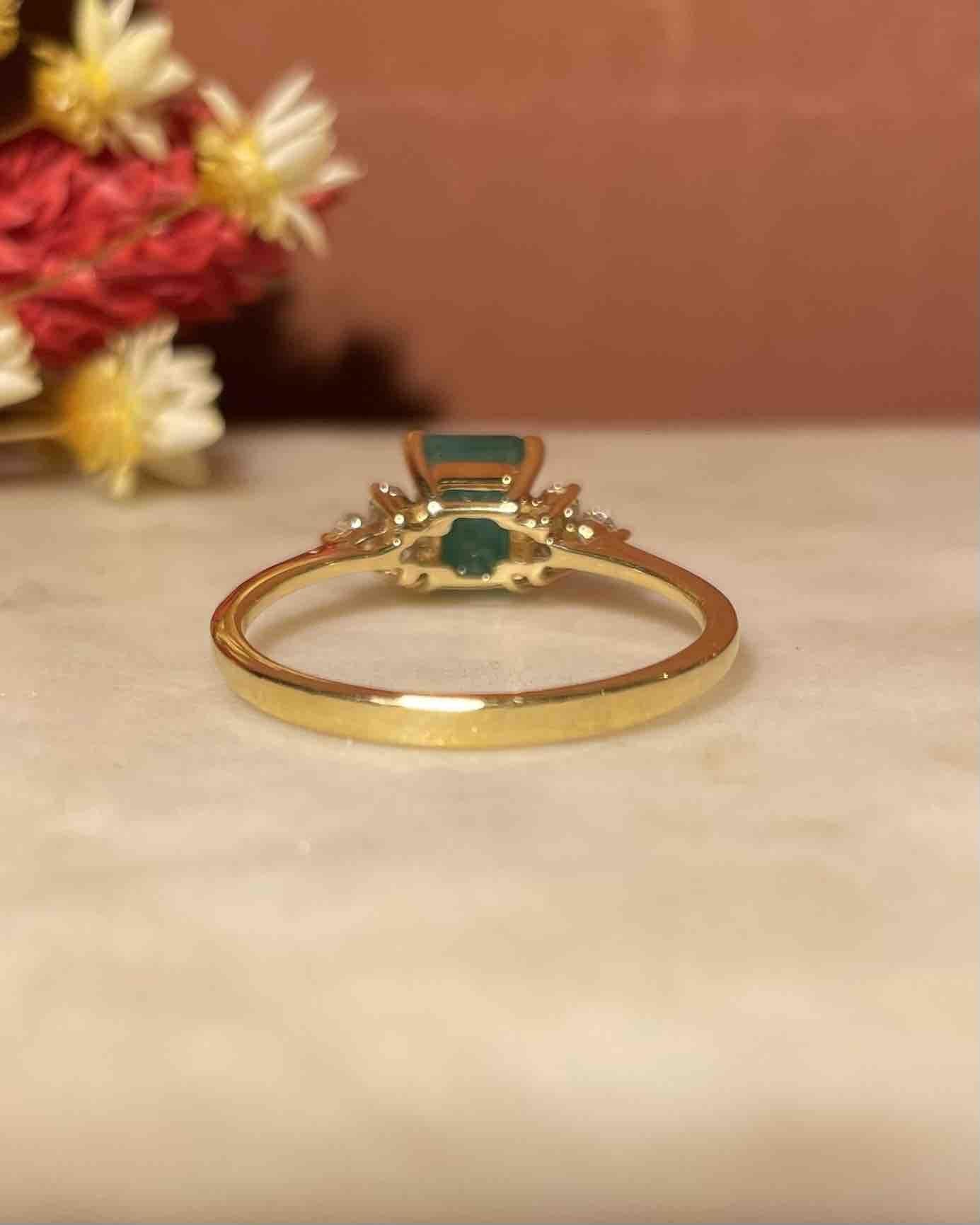 Bague Trilogie Emeraude &amp; Diamants "Alexandrina" - Elliade Paris
