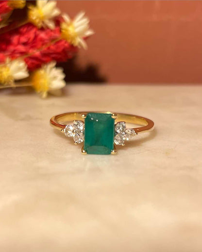 Bague Trilogie Emeraude &amp; Diamants &quot;Alexandrina&quot; - Elliade Paris
