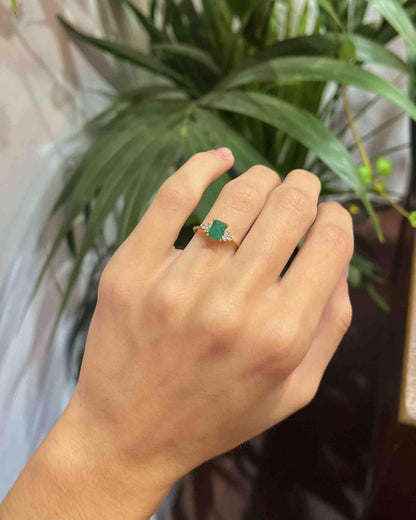 Bague Trilogie Emeraude &amp; Diamants &quot;Alexandrina&quot; - Elliade Paris