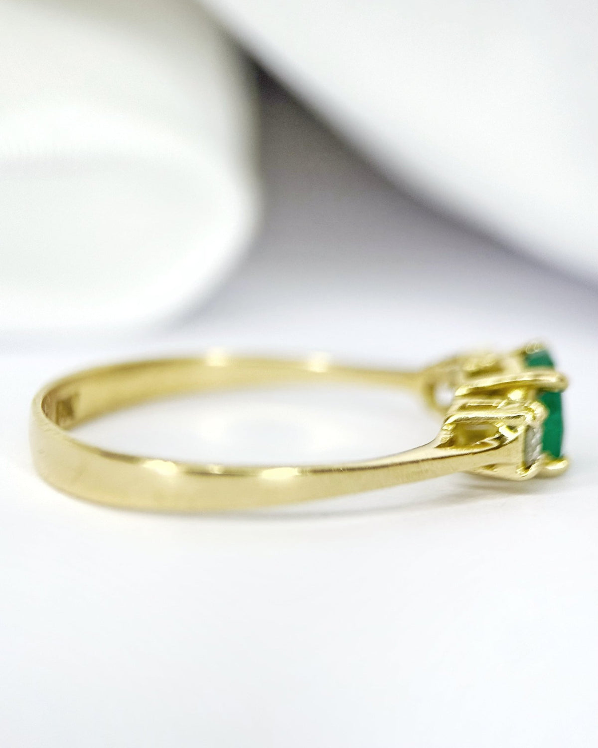 Bague Trilogie Émeraude &amp; Diamants "Antoinette" - Elliade Paris