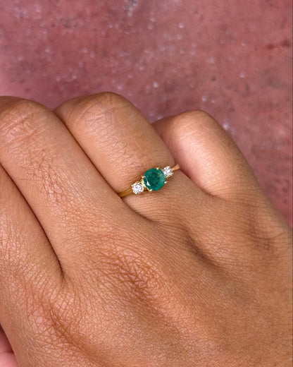 Bague Trilogie Émeraude &amp; Diamants "Antoinette" - Elliade Paris
