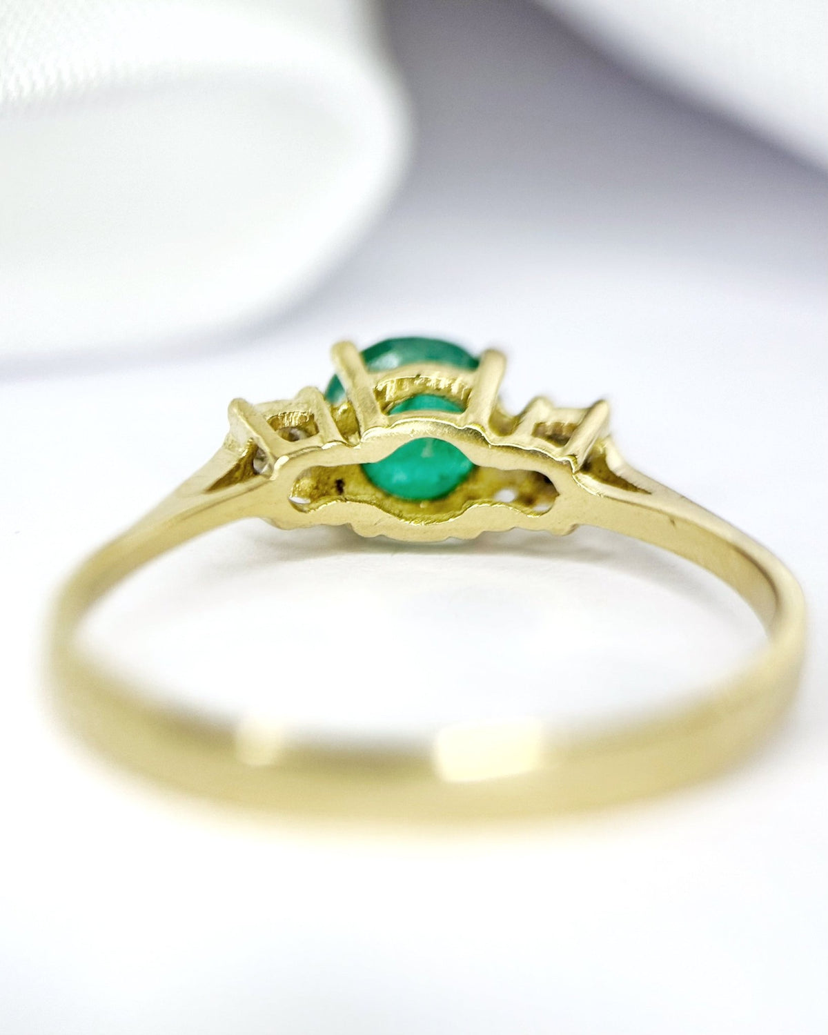 Bague Trilogie Émeraude &amp; Diamants "Antoinette" - Elliade Paris